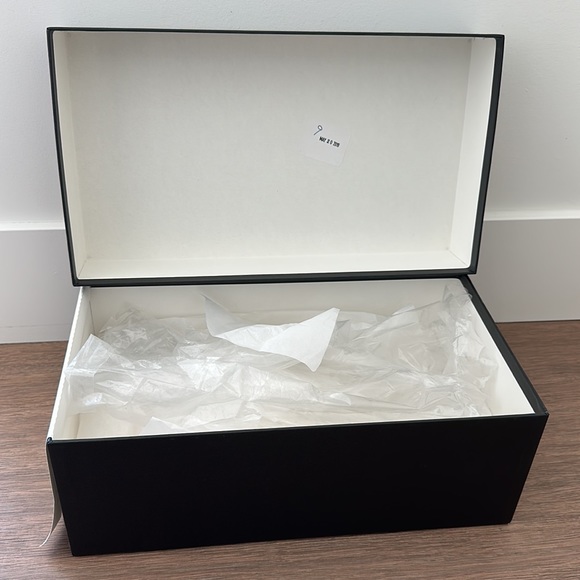 Gucci empty shoe box - Picture 7 of 7